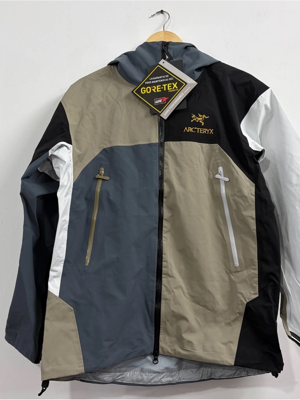 Arc'teryx Men's Colorblock GORE-TEX Rain Jacket — Gray, Beige, Black, White